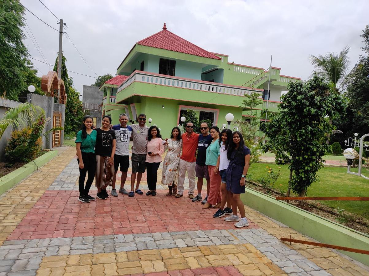 Vrundavan Home Stay And Village Resort Kevadia Exteriör bild